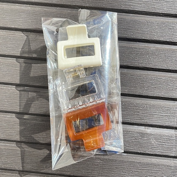 3 Trendy Claw Hair Clips - Picture 12 of 12